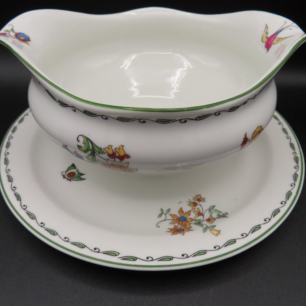 Round Gravy Boat / Attached Underplate Roslyn by SYRACUSE Made in USA